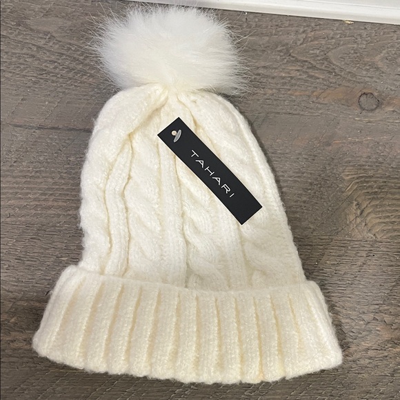 Tahari Cream Knit Winter Beanie with Faux Fur Pom-Pom - NWT - Picture 3 of 4